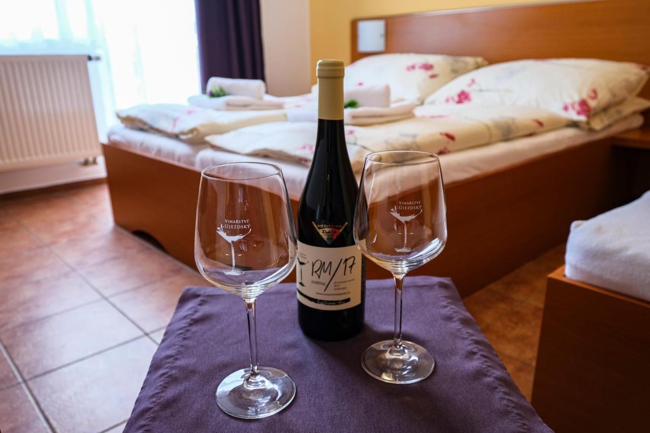 Bořetice 牛山旅馆酒店 外观 照片